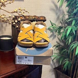 NWT Clarks Women’s Sandals